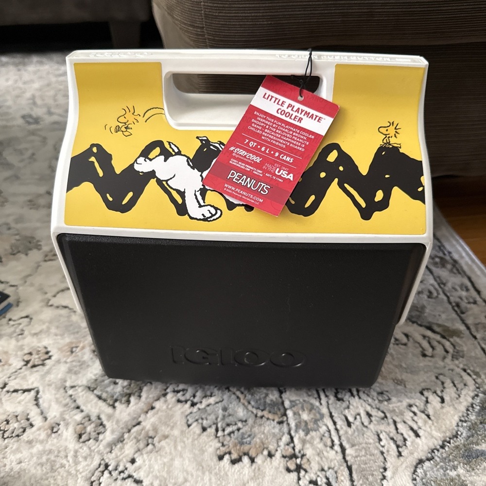 Snoopy Peanuts 2021 Little Playmate Igloo Cooler Collectable Brand New